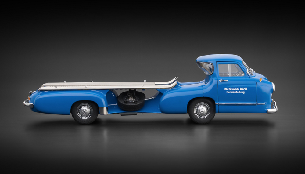 Mercedes Benz Racing Car Transporter (1955) CMC M143 1/18 