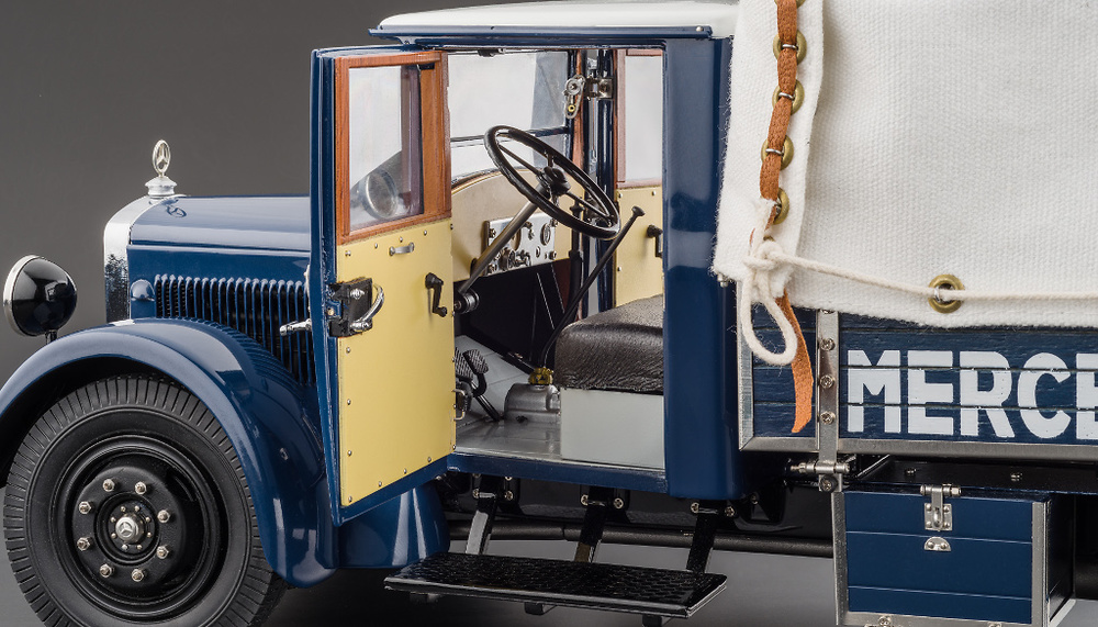 Mercedes Benz Racing Car Transporter LO 2750 (1934) CMC M144 1:18 
