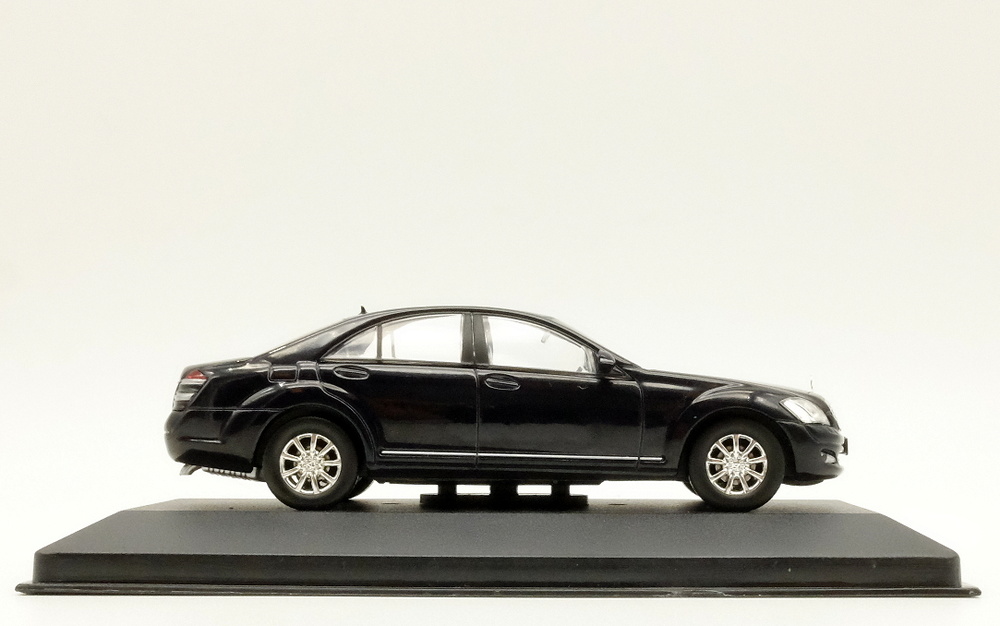 Mercedes Benz S 500 -W221- (2006) Altaya 1/43 