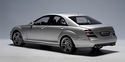 Mercedes Benz S63 AMG -W221- (2008) Autoart 76241 1/18 