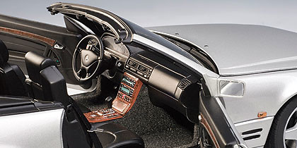 Mercedes Benz SL 600 -R129- (1993) Autoart 76231 1/18 