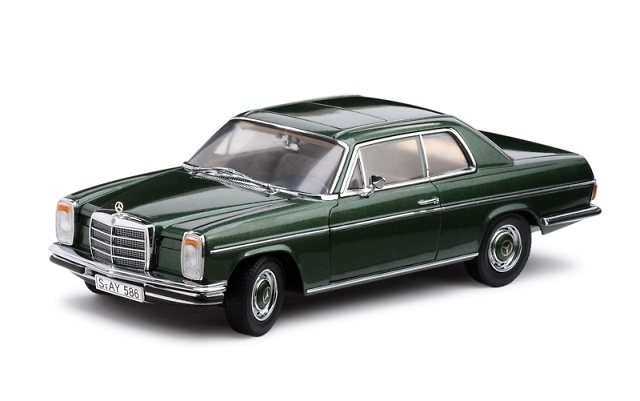 Mercedes Benz -W114- Strich 8 Coupé Sun Star 1/18 Verde Oscuro 
