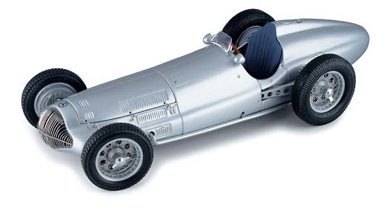 Mercedes Benz -W154- Flecha de Plata (1938) CMC M-025 1/18 