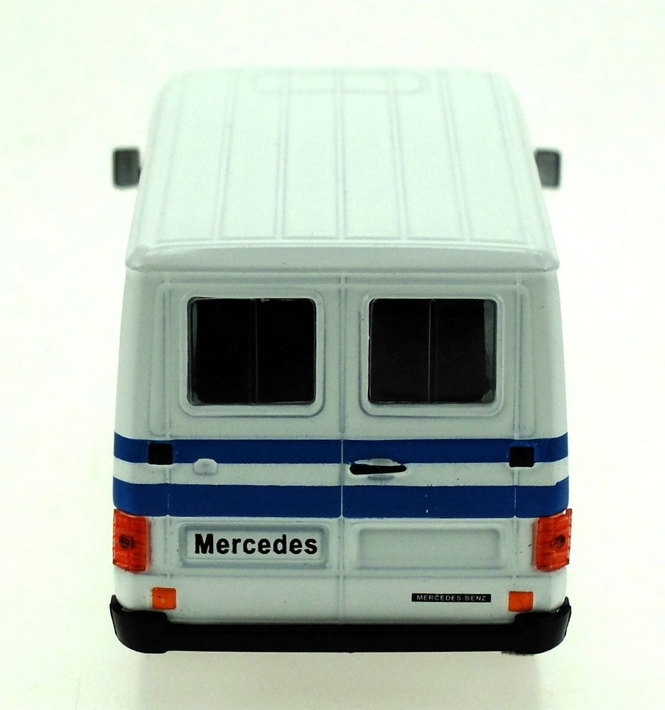 Mercedes MB 100 