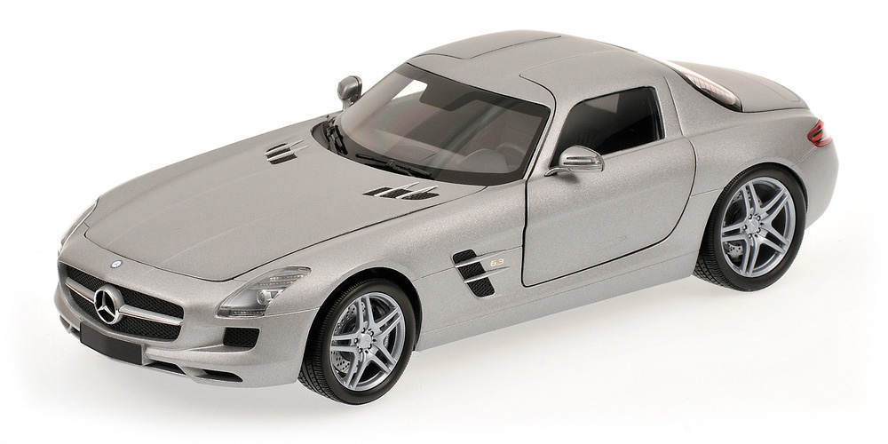 Mercedes Benz SLS AMG (2010) Minichamps 100039025 1/18 