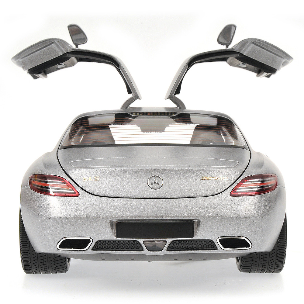 Mercedes Benz SLS AMG (2010) Minichamps 100039025 1/18 