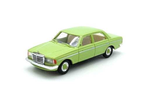 Mercedes W123 Limousine (1980) Busch 1/87 Verde 