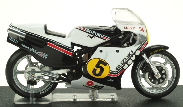 Suzuki RGV500 nº 5 Marco Lucchinelli (1981) Altaya 702724 1/24 