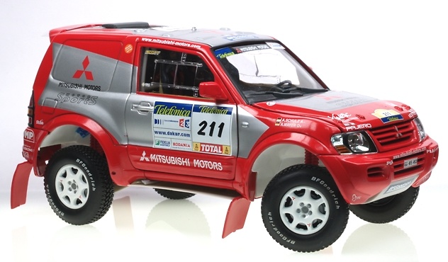 Mitsubishi Pajero Dakar (2004) Solido 902204 1/18 
