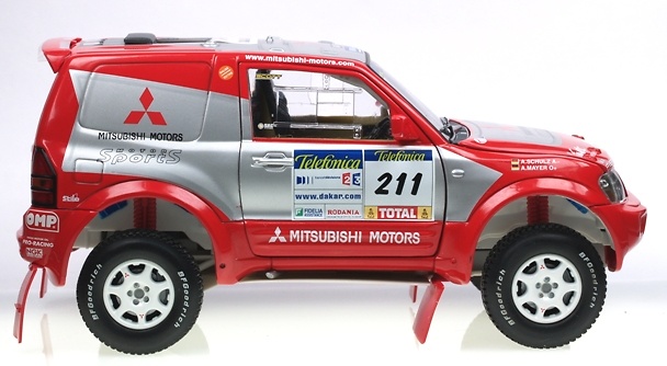 Mitsubishi Pajero Dakar (2004) Solido 902204 1/18 