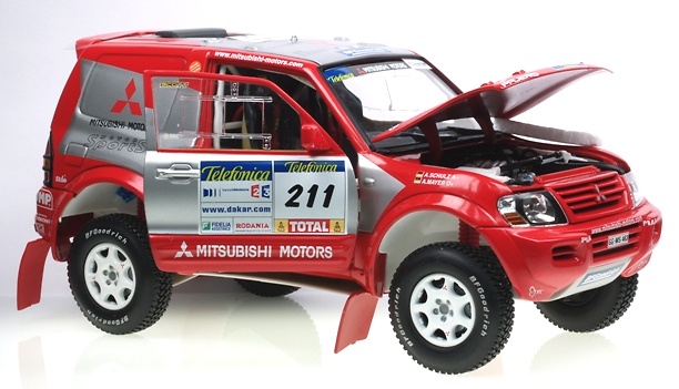 Mitsubishi Pajero Dakar (2004) Solido 902204 1/18 
