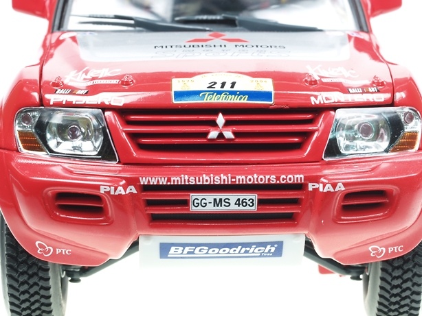 Mitsubishi Pajero Dakar (2004) Solido 902204 1/18 