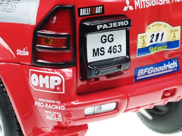 Mitsubishi Pajero Dakar (2004) Solido 902204 1/18 
