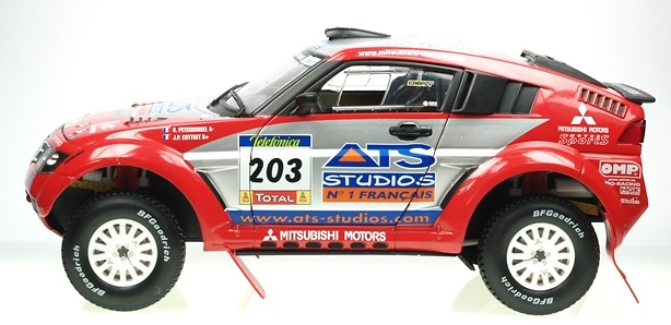 Mitsubishi Pajero Evolution Dakar (2004) Solido 9052 1/18 