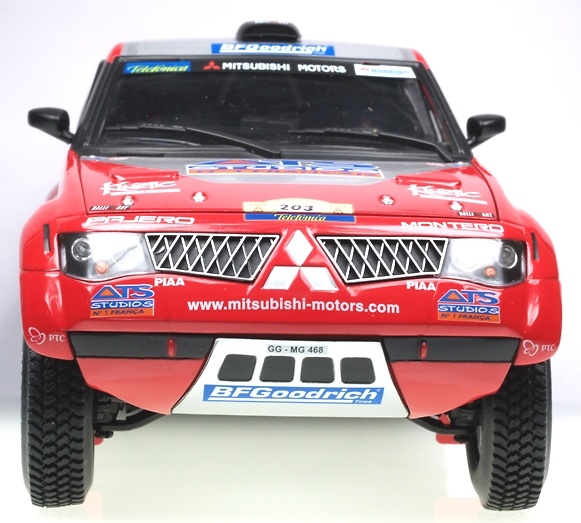 Mitsubishi Pajero Evolution Dakar (2004) Solido 9052 1/18 