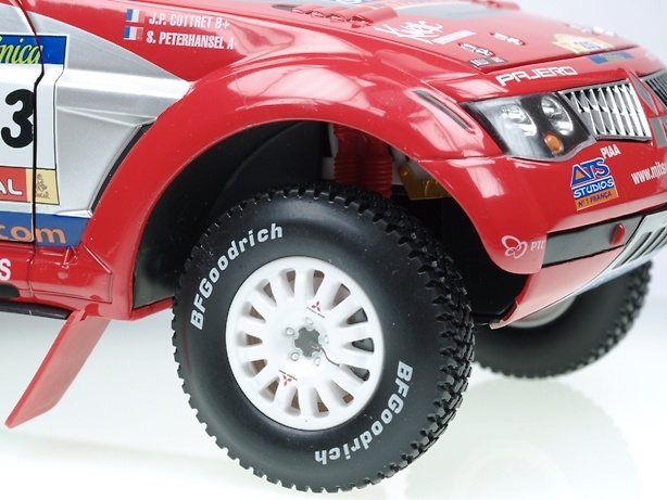Mitsubishi Pajero Evolution Dakar (2004) Solido 9052 1/18 