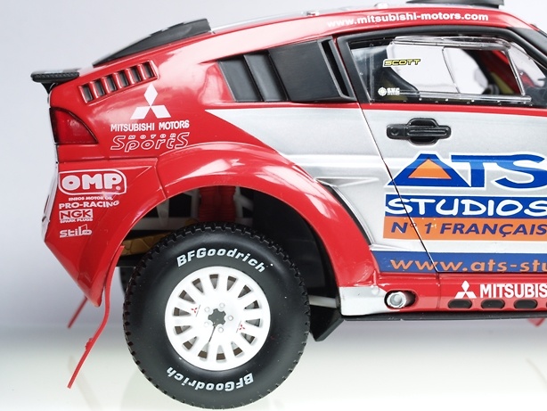 Mitsubishi Pajero Evolution Dakar (2004) Solido 9052 1/18 