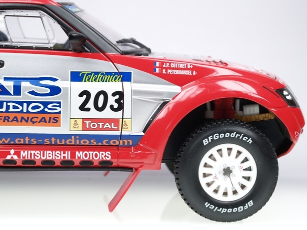 Mitsubishi Pajero Evolution Dakar (2004) Solido 9052 1/18 
