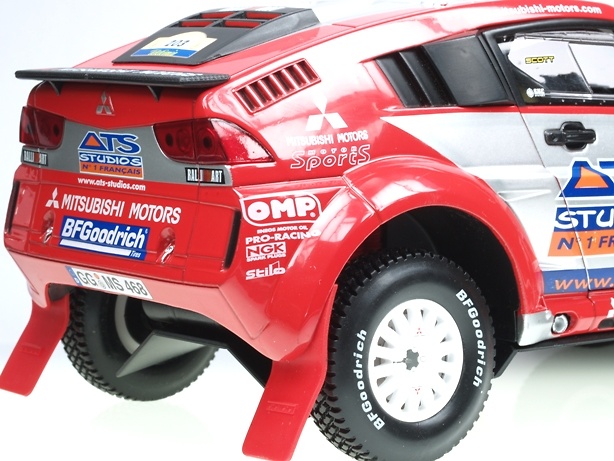 Mitsubishi Pajero Evolution Dakar (2004) Solido 9052 1/18 