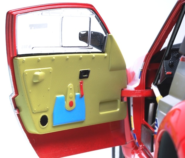Mitsubishi Pajero Evolution Dakar (2004) Solido 9052 1/18 