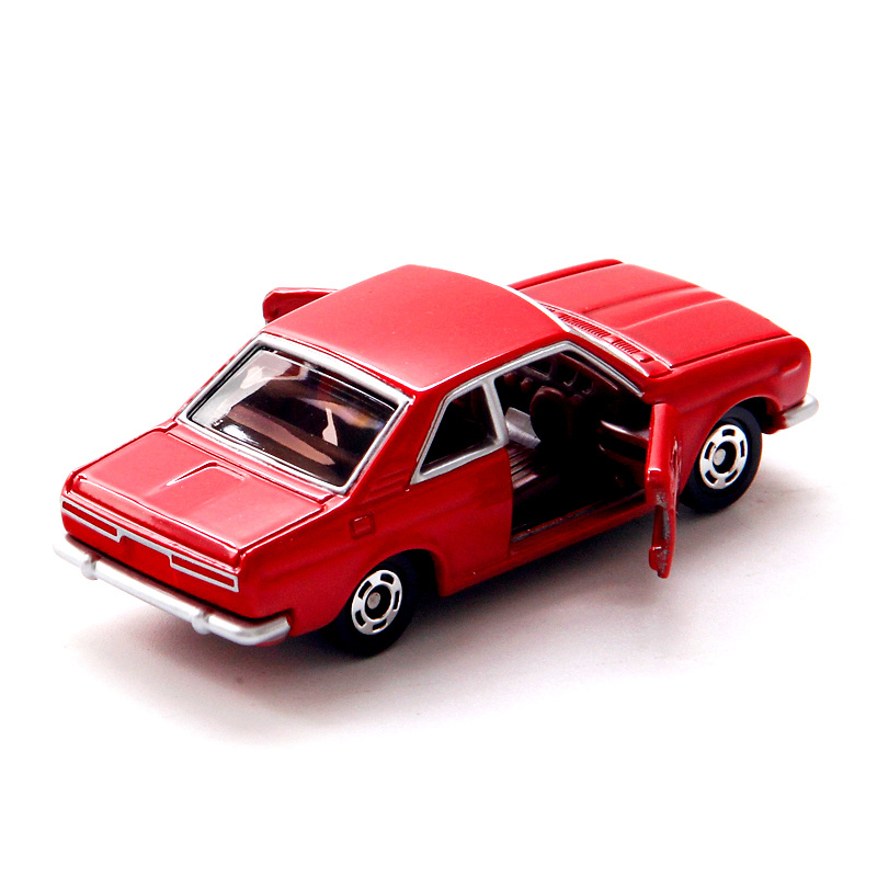 Nissan Bluebird SSS (1969) Tomica 50 Aniversario (1) 149439 1/60 