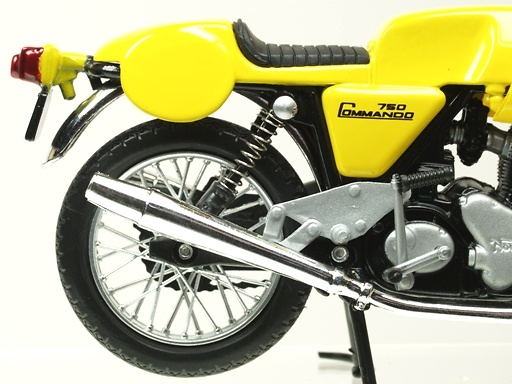 Norton 750 Commando Café Racer Solido 84035 1/18 