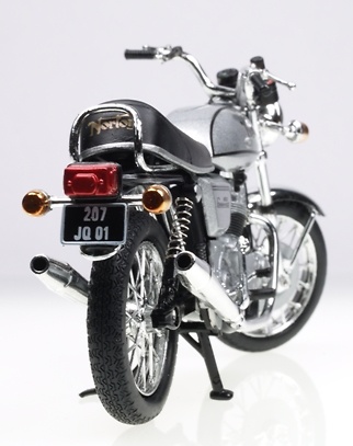 Norton 850 Commando (1968) Solido 15032900 1/18 