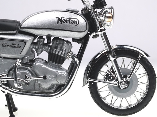 Norton 850 Commando (1968) Solido 15032900 1/18 