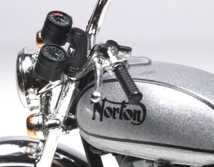 Norton 850 Commando (1968) Solido 15032900 1/18 