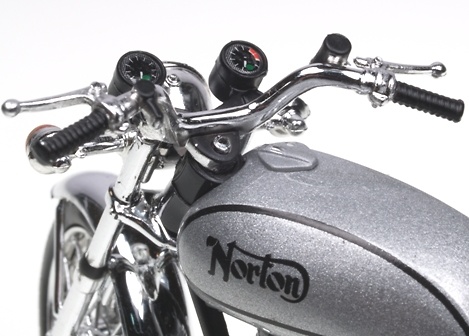 Norton 850 Commando (1968) Solido 15032900 1/18 