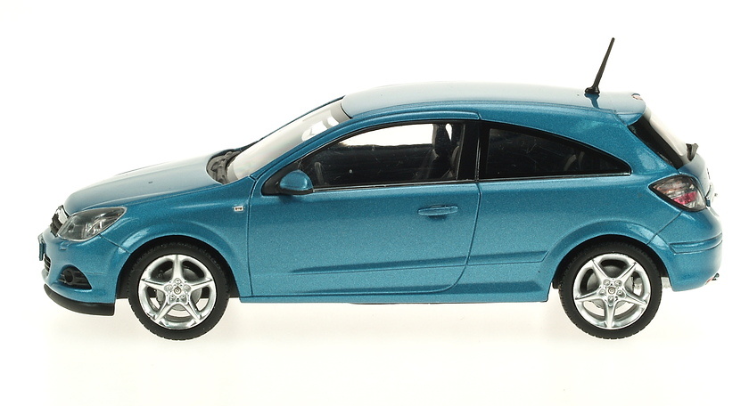 Opel Astra GTC 3p. Serie III (2005) Minichamps 403043023 1/43 Fotografías: Minicar.es