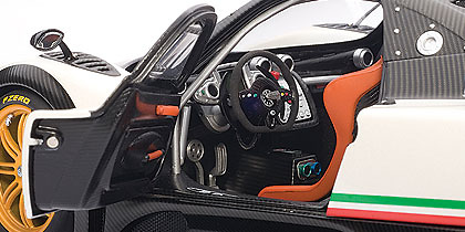 Pagani Zonda R (2007) Autoart 78262 1/18 