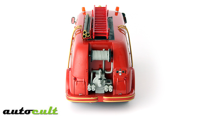 Pegaso Z-203 mofletes (1956) Autocult 12005 1/43 