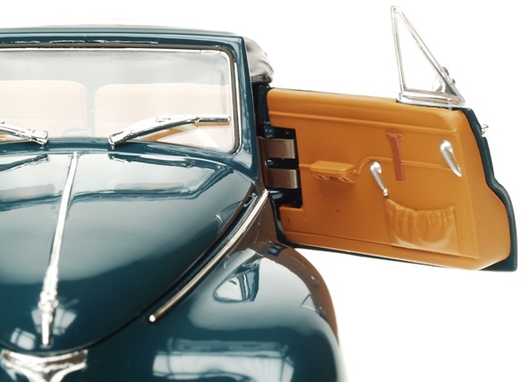 Peugeot 203 Cabriolet (1954) Solido 8155 1/18 