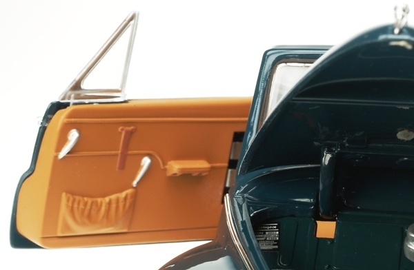 Peugeot 203 Cabriolet (1954) Solido 8155 1/18 