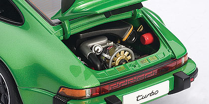 Autoart 77974 Porsche 911 3.0 Turbo -930- (1976) Autoart 1/18 Color Verde Metalizado