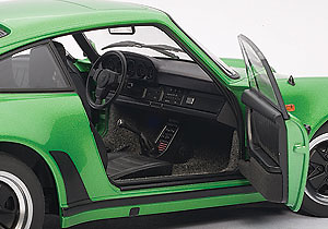 Autoart 77974 Porsche 911 3.0 Turbo -930- (1976) Autoart 1/18 Color Verde Metalizado