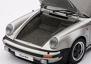 Autoart 77971 Porsche 911 3.0 Turbo -930- (1976) Autoart 1/18 Color Gris Metalizado