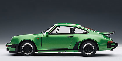 Porsche 911 3.0 Turbo -930- (1976) Autoart 1/18 Verde Metalizado 