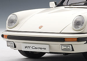 Porsche 911 Carrera (1988) Autoart 1:18 Autoart 78012 