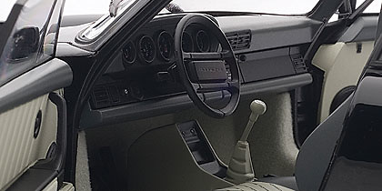 Porsche 911 Carrera (1988) Autoart 1:18 Autoart 78013 