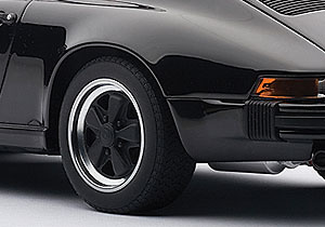 Porsche 911 Carrera (1988) Autoart 1:18 Autoart 78013 
