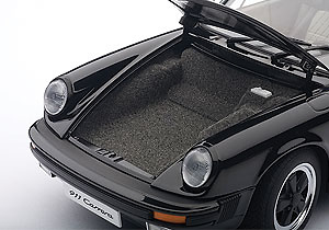 Porsche 911 Carrera (1988) Autoart 1:18 Autoart 78013 