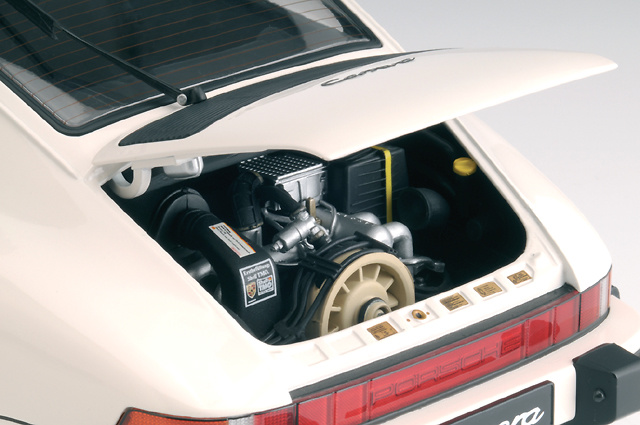Porsche 911 Carrera 3.2 (1983) Premium ClassiXXs 10153 1/12 