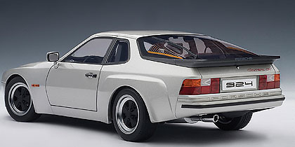 Autoart 78002 Porsche 924 Carrera GT (1980) Autoart 1:18 color Gris Plata Diamante