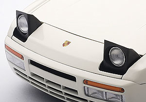 Porsche 944 Turbo (1985) Autoart 77958 1/18 