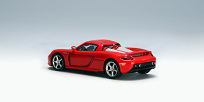 Porsche Carrera GT (2003) Autoart 20633 1/64 