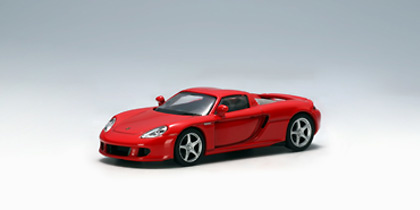 Porsche Carrera GT (2003) Autoart 20633 1/64 