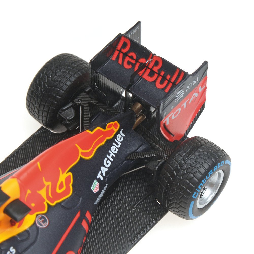 Red Bull RB12 