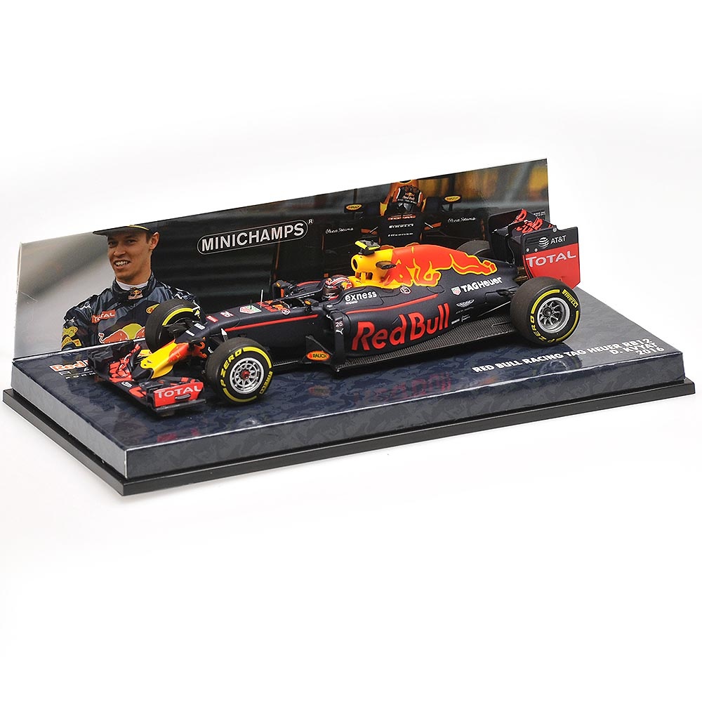 Red Bull RB12 nº 26 Daniil Kvyat (2016) Minichamps 417160026 1:43 